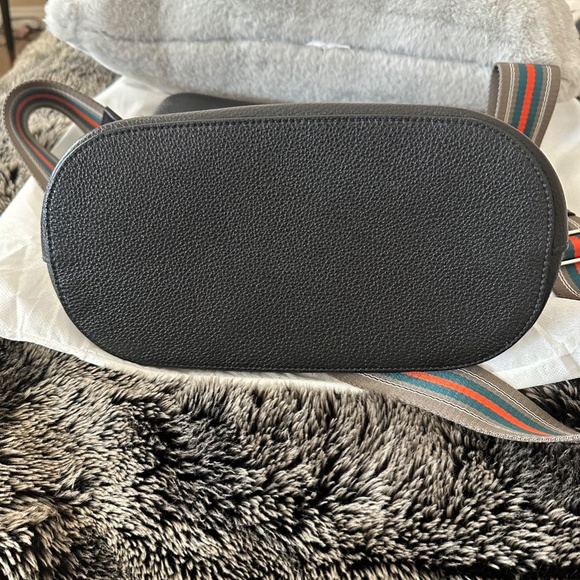 Prada Handbage - Picture 5 of 5